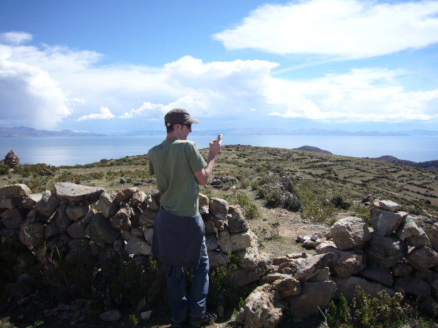 Claro signal only on West side of island (facing Peru)